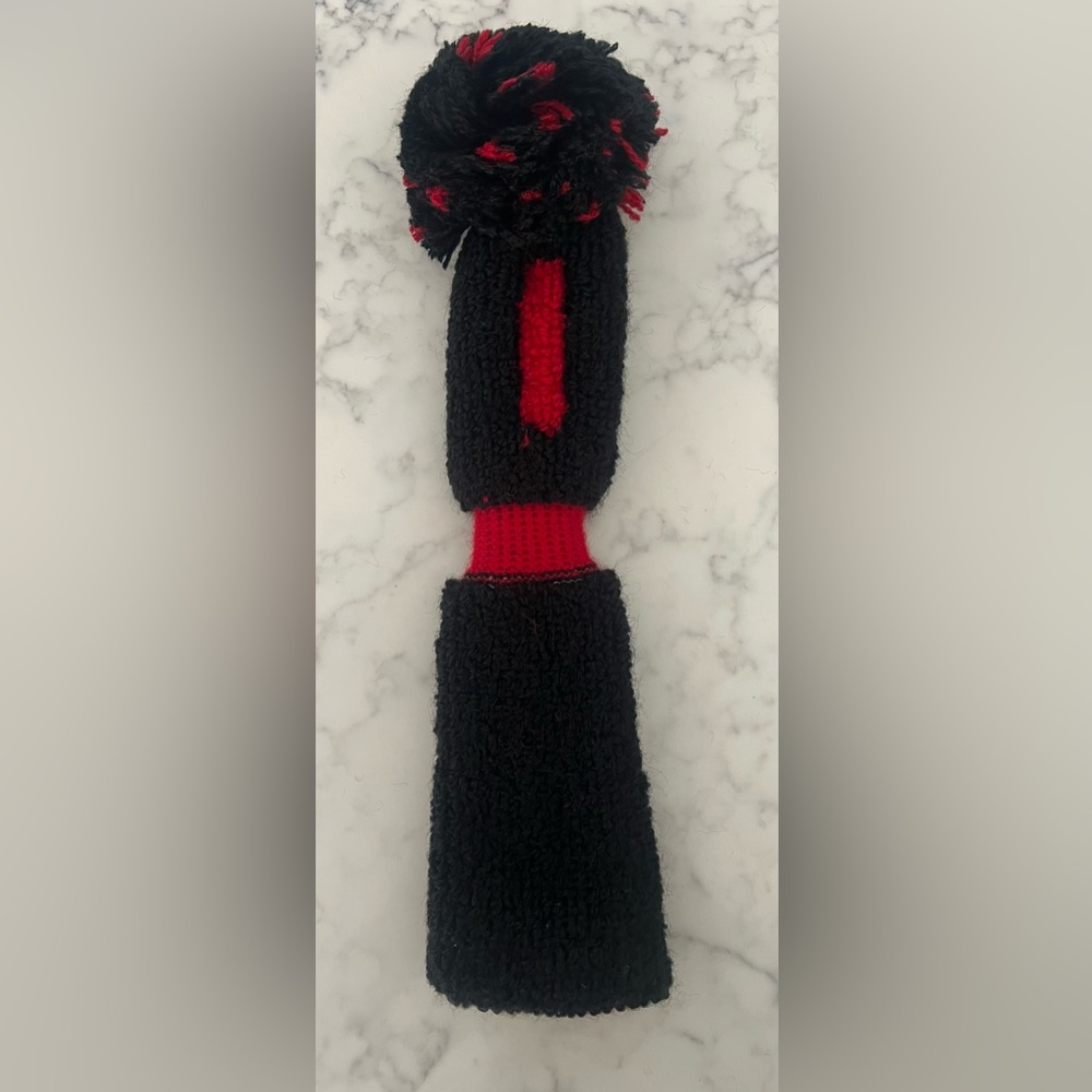 New Vintage Black Red Pom Hand Knit golf club head cover